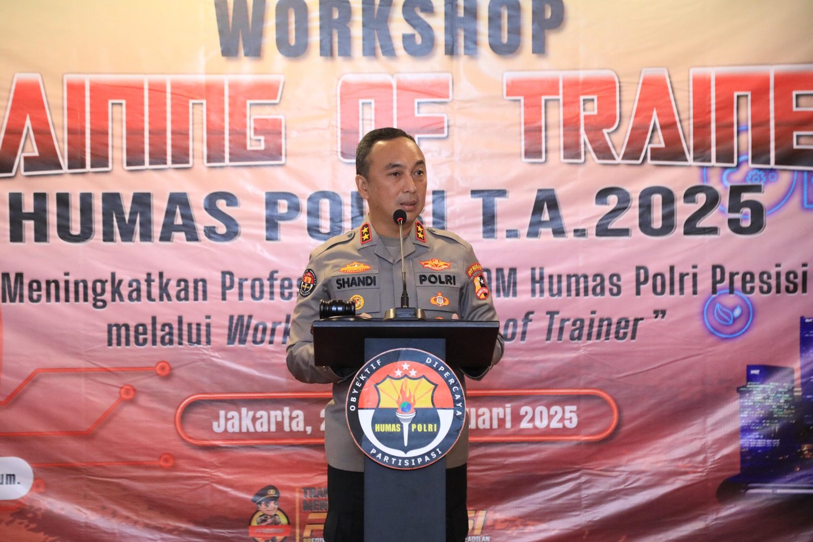 Kadiv Humas Polri Irjen. Pol. Sandi Nugroho membuka workshop training of trainer Polri Tahun Anggaran 2025.
