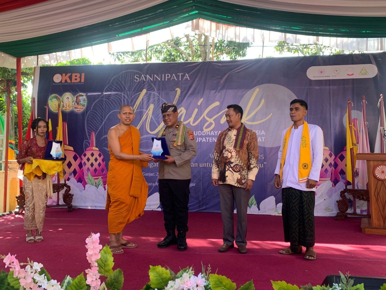 Waisak 2025 Berlangsung Khidmat di Lombok Barat, Aman Terkendali