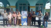 Polsek Lembar Gelar Bakti Religi, Masyarakat Antusias Sambut Program ‘Sehat Dapat Ibadah Dapat’ (6) Bakti Religi Polsek Lembar: Ciptakan Lingkungan Ibadah Bersih dan Nyaman