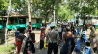 Patroli Rutin Polsek Sekotong Jamin Keamanan Wisata Pantai, Antisipasi Kejahatan di Libur Akhir Pekan (1) Hadirnya Polisi Tingkatkan Rasa Aman Wisatawan di Sekotong