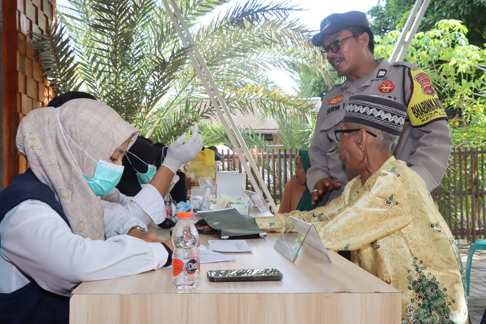 Sinergi Polri dan Warga Lombok Barat dalam Bhakti Kesehatan 2025