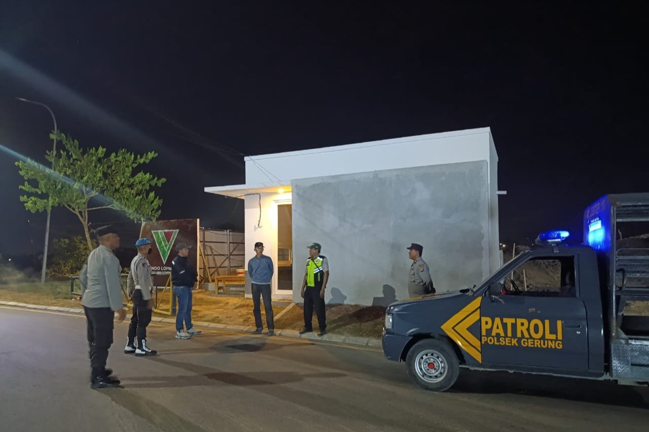 Polsek Gerung Intensifkan Patroli Kamling dan Kandang Kolektif di Desa Kebon Ayu