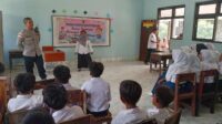 Polsek Sekotong Bangun Karakter Siswa SMPN SATAP 4 Lewat Edukasi Hukum dan Etika