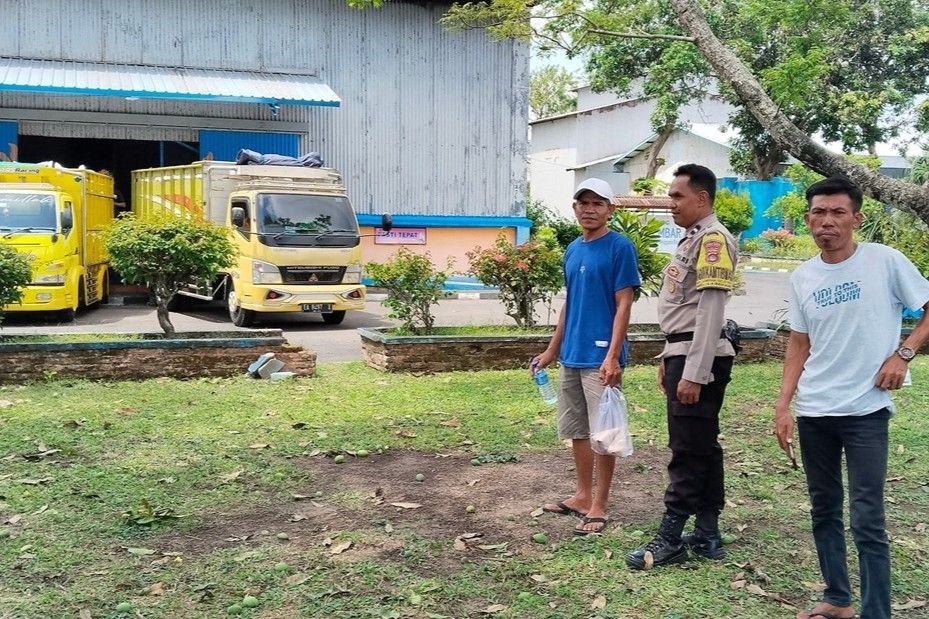 WhatsApp Image 2025-11-19 at 17.16.22 Tak Hanya Jaga Keamanan, Bhabinkamtibmas Kini Jadi Konsultan Pertanian